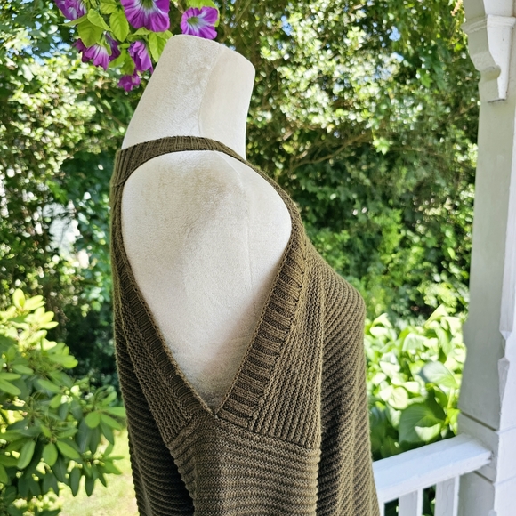 (2) Cold Shoulder Distressed Sweater Collection - Picture 3 of 10